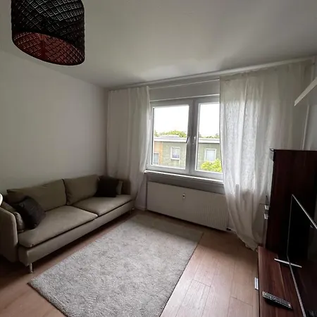 Moeblierte In Apartment *